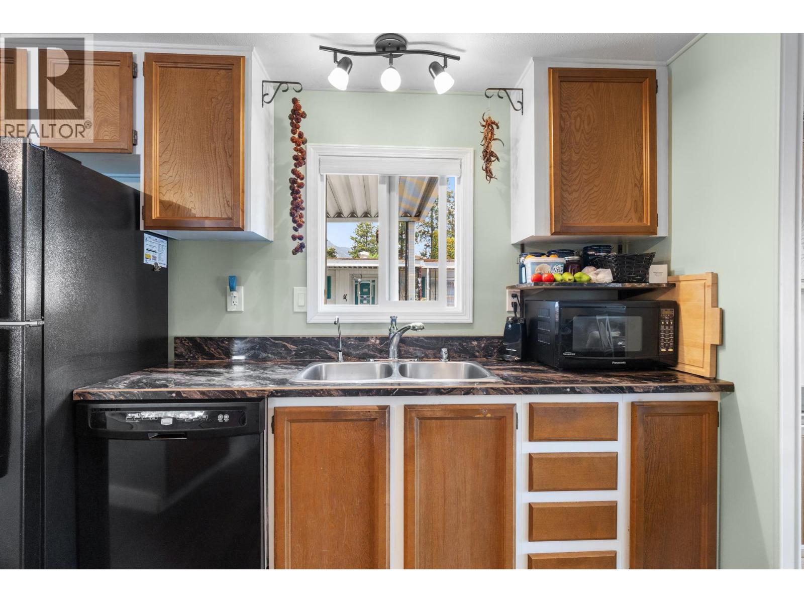 29 1929 97 Highway South, Westbank