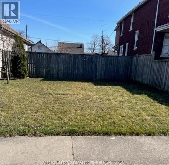 Photo 5 of 2416 Highland Avenue, Windsor ON