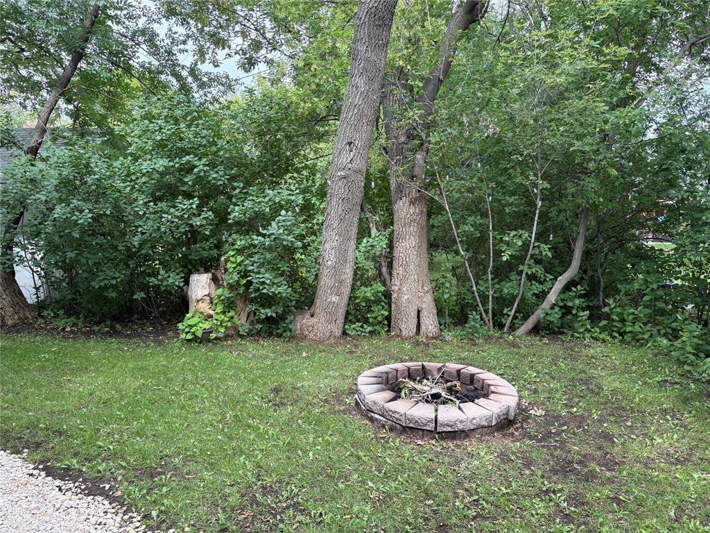 Photo 18 of 352 Barkman Avenue, Steinbach MB