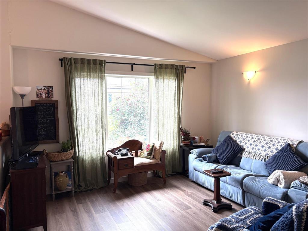 Photo 3 of 352 Barkman Avenue, Steinbach MB