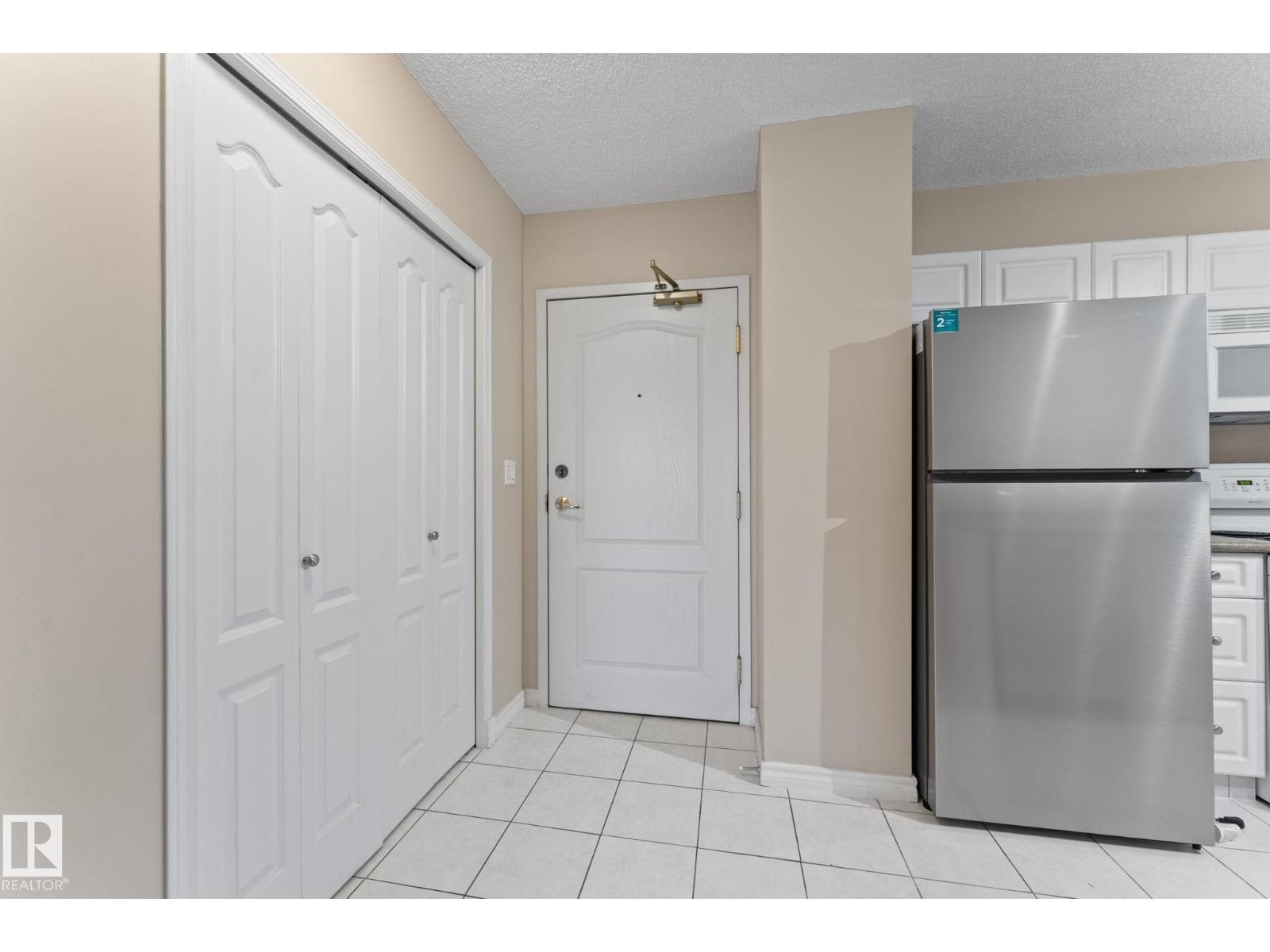 Photo 7 of 907 10909 103 Av Nw, Edmonton AB