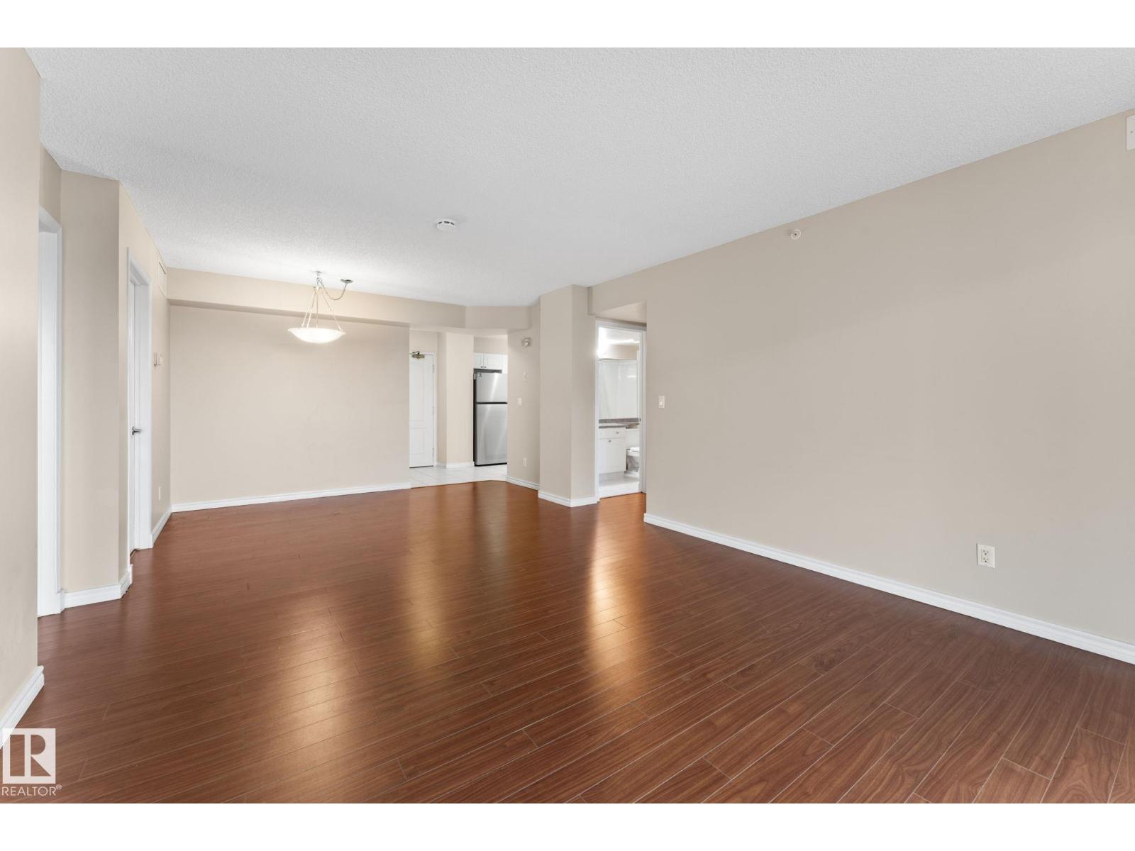 Photo 15 of 907 10909 103 Av Nw, Edmonton AB