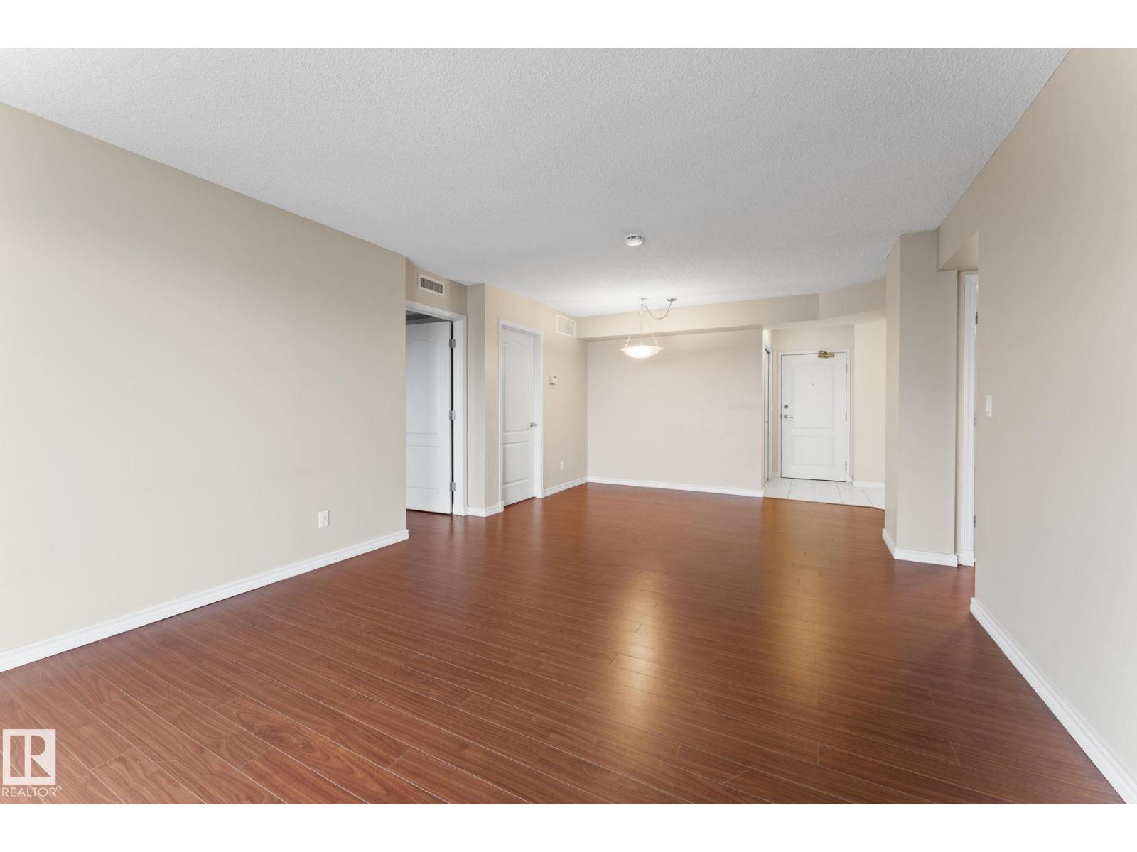 Photo 16 of 907 10909 103 Av Nw, Edmonton AB