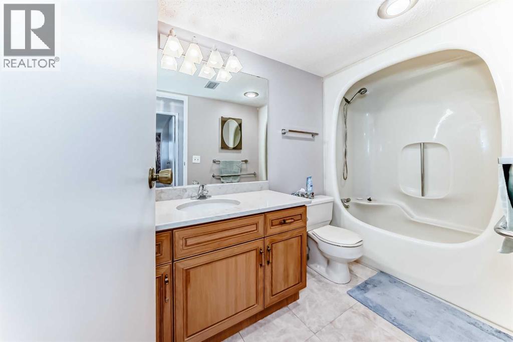 Single Family House for Sale in    Avenue SW Windsor Park Calgary 