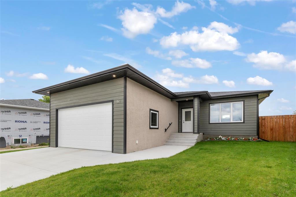 Photo 17 of 94 Woodridge Drive, Beausejour MB