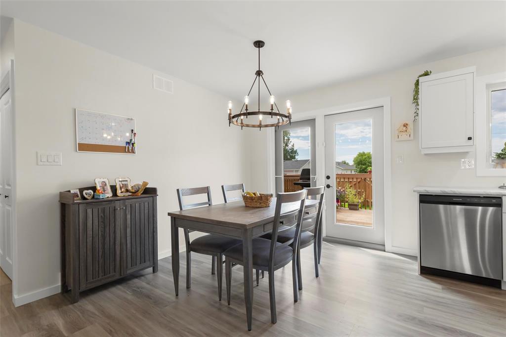 Photo 11 of 94 Woodridge Drive, Beausejour MB