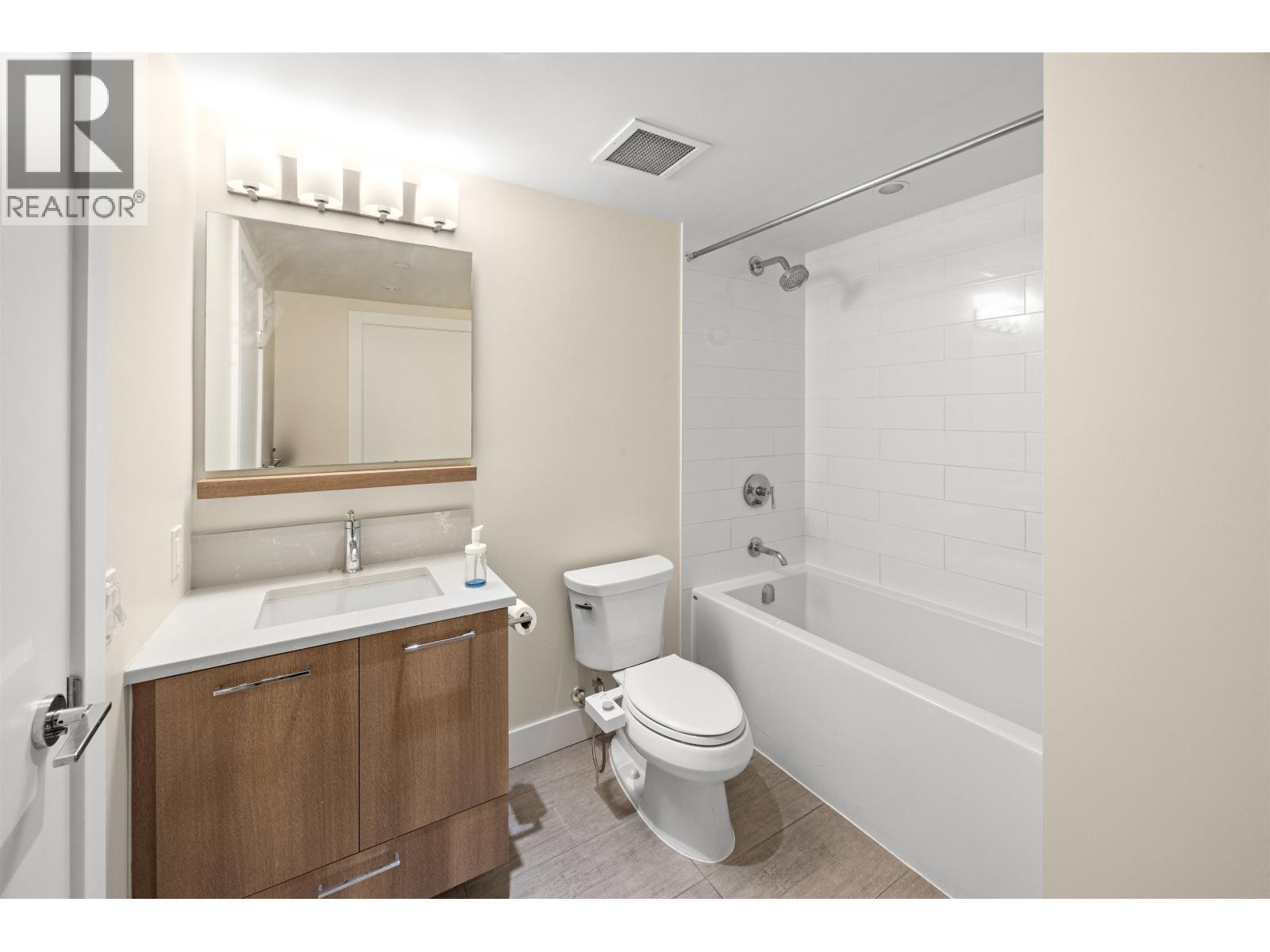 Photo 11 of 1403 258 Nelsons Court, New Westminster BC