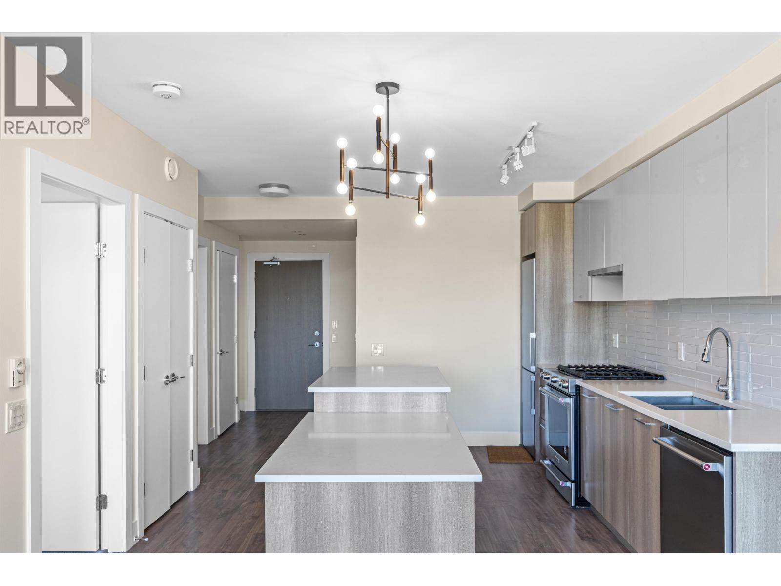 Photo 7 of 1403 258 Nelsons Court, New Westminster BC