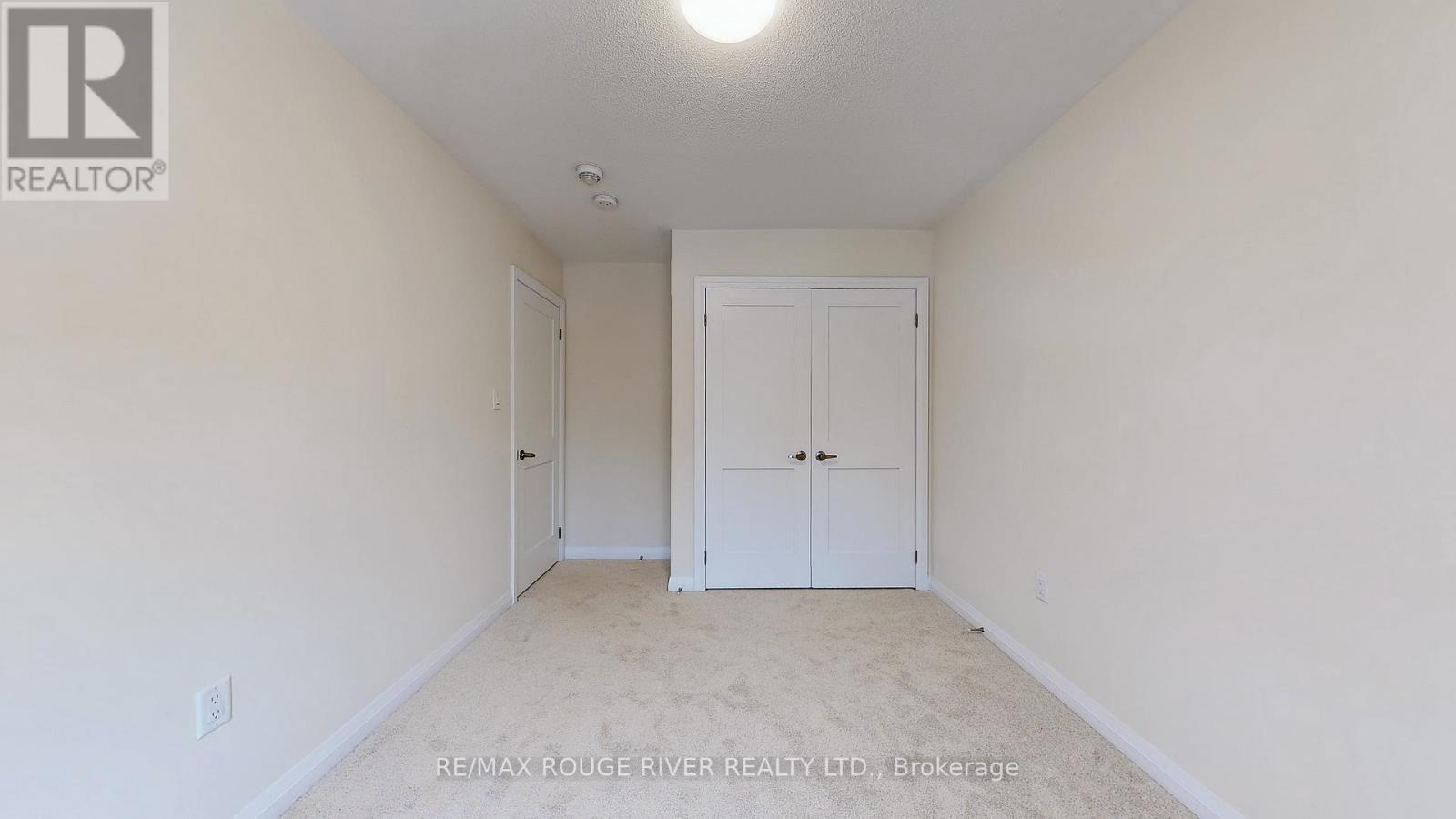 Photo 6 of 25 Coote Court, Ajax ON