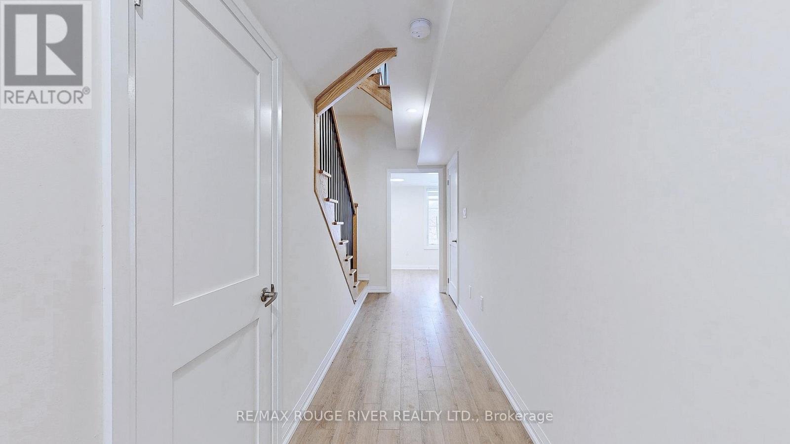 Photo 8 of 25 Coote Court, Ajax ON