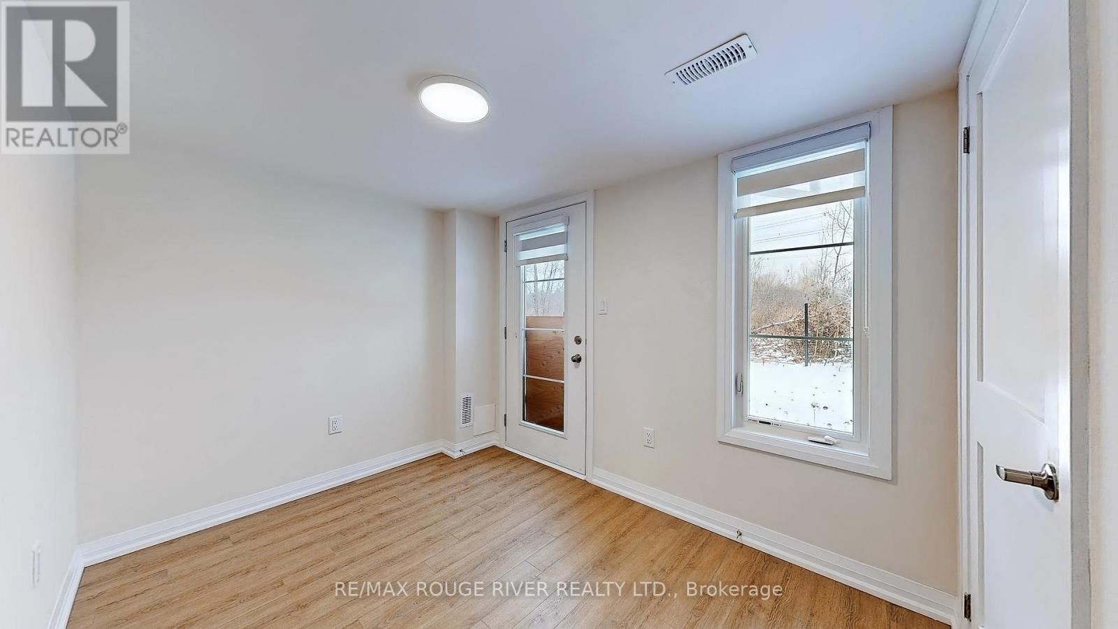 Photo 11 of 25 Coote Court, Ajax ON