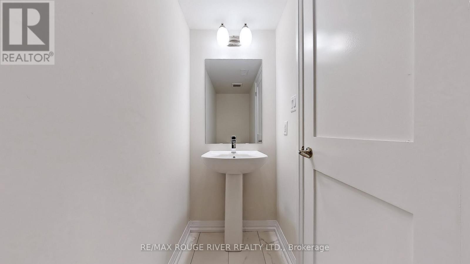 Photo 18 of 25 Coote Court, Ajax ON