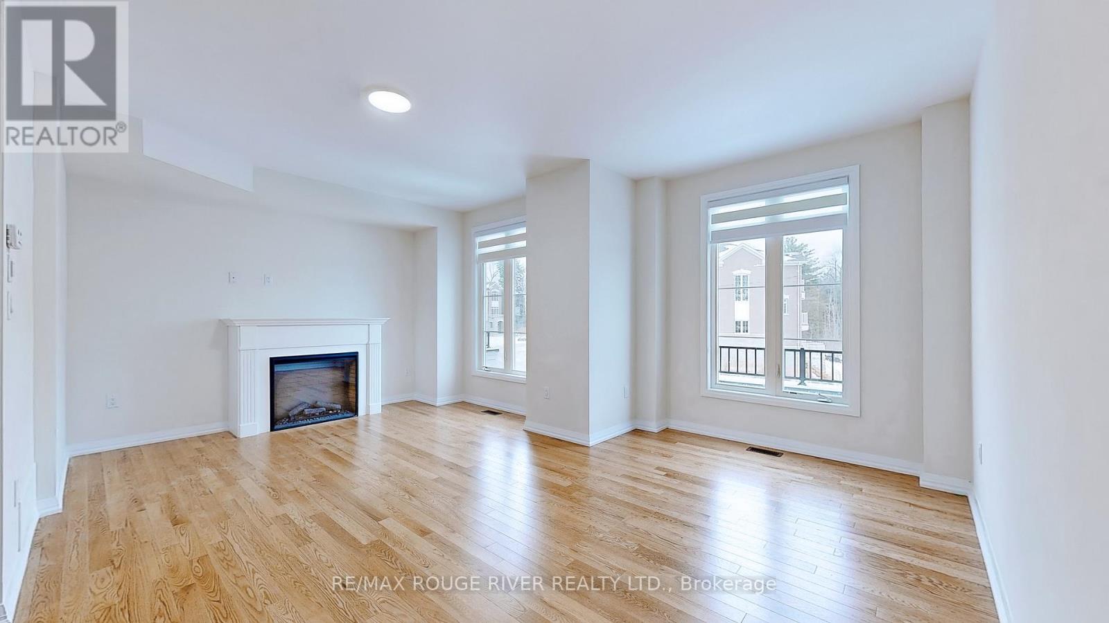Photo 12 of 25 Coote Court, Ajax ON