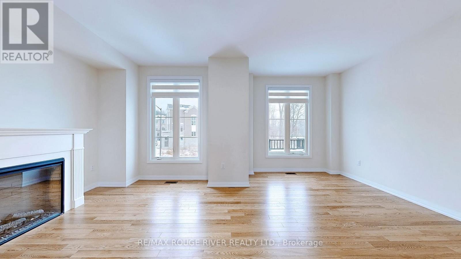 Photo 3 of 25 Coote Court, Ajax ON