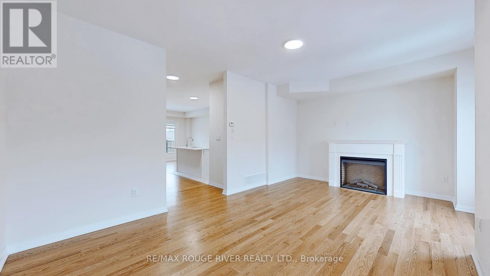 Photo 2 of 25 Coote Court, Ajax ON