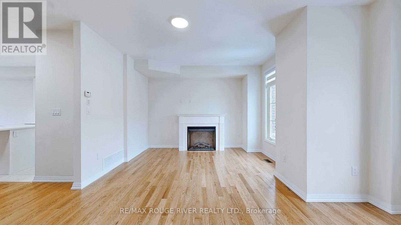 Photo 21 of 25 Coote Court, Ajax ON