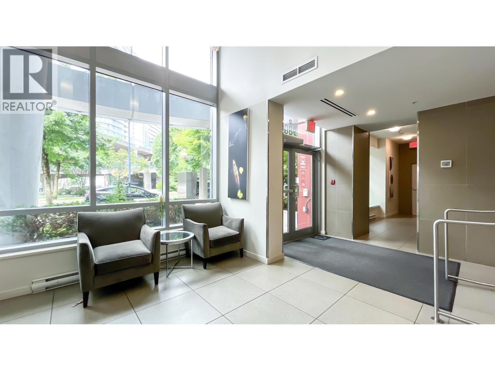 Photo 2 of 1603 980 Cooperage Way, Vancouver BC