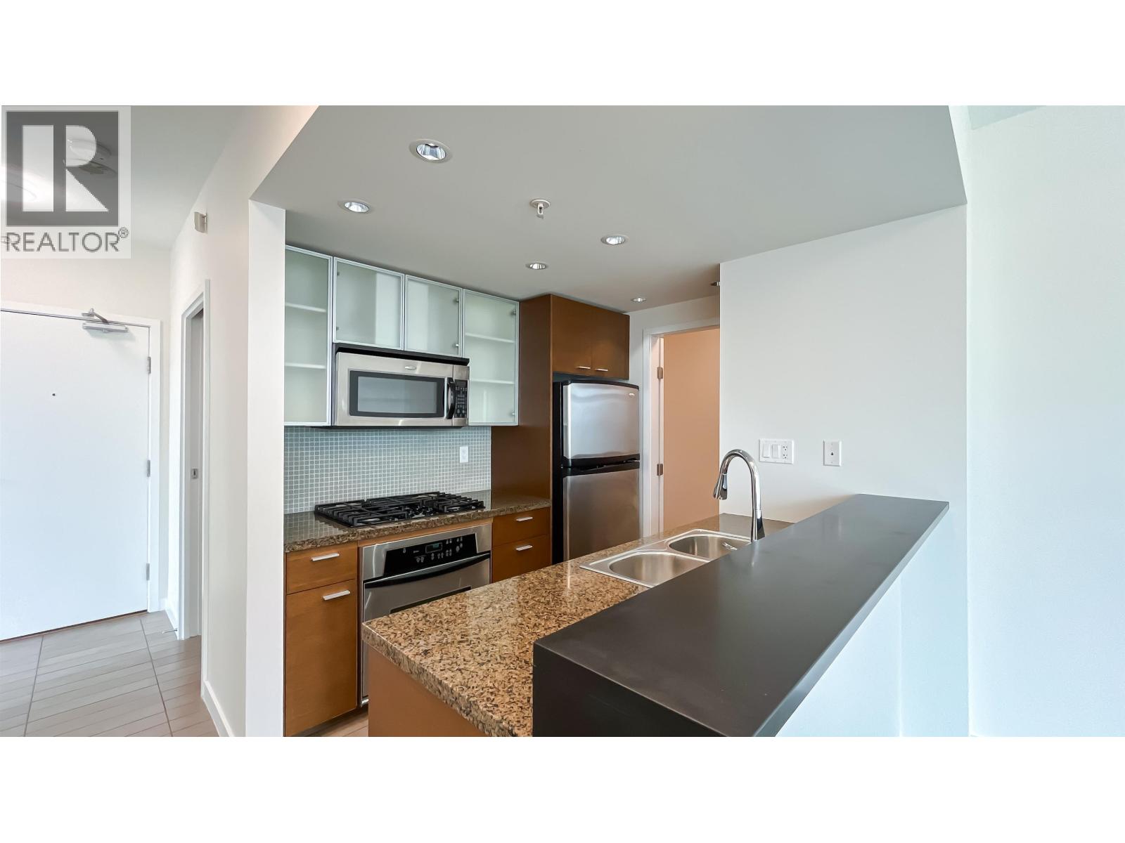 Photo 9 of 1603 980 Cooperage Way, Vancouver BC