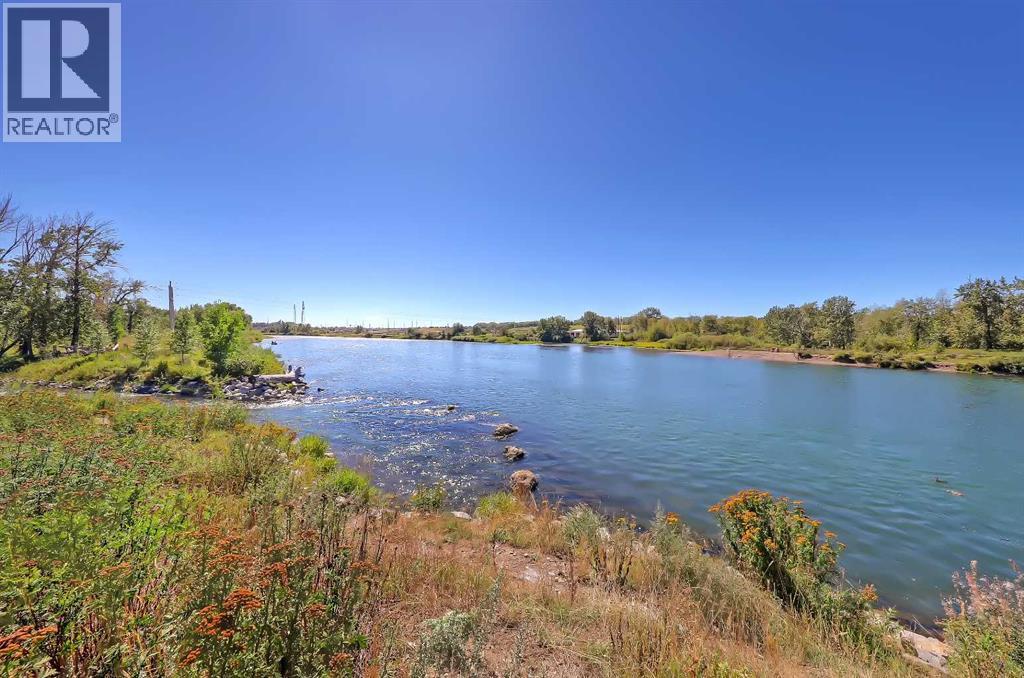 Single Family House for Sale in   Quarry Way SE Douglasdale/Glen Calgary 