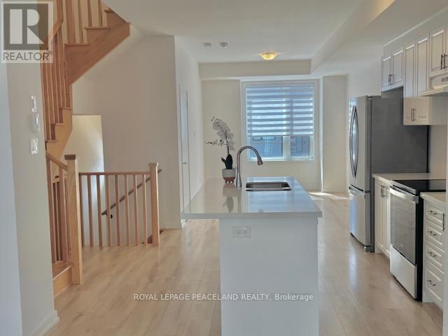 Photo 4 of 136 Rattenbury Road, Vaughan ON