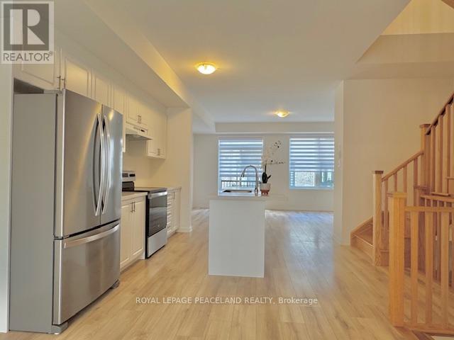 Photo 7 of 136 Rattenbury Road, Vaughan ON