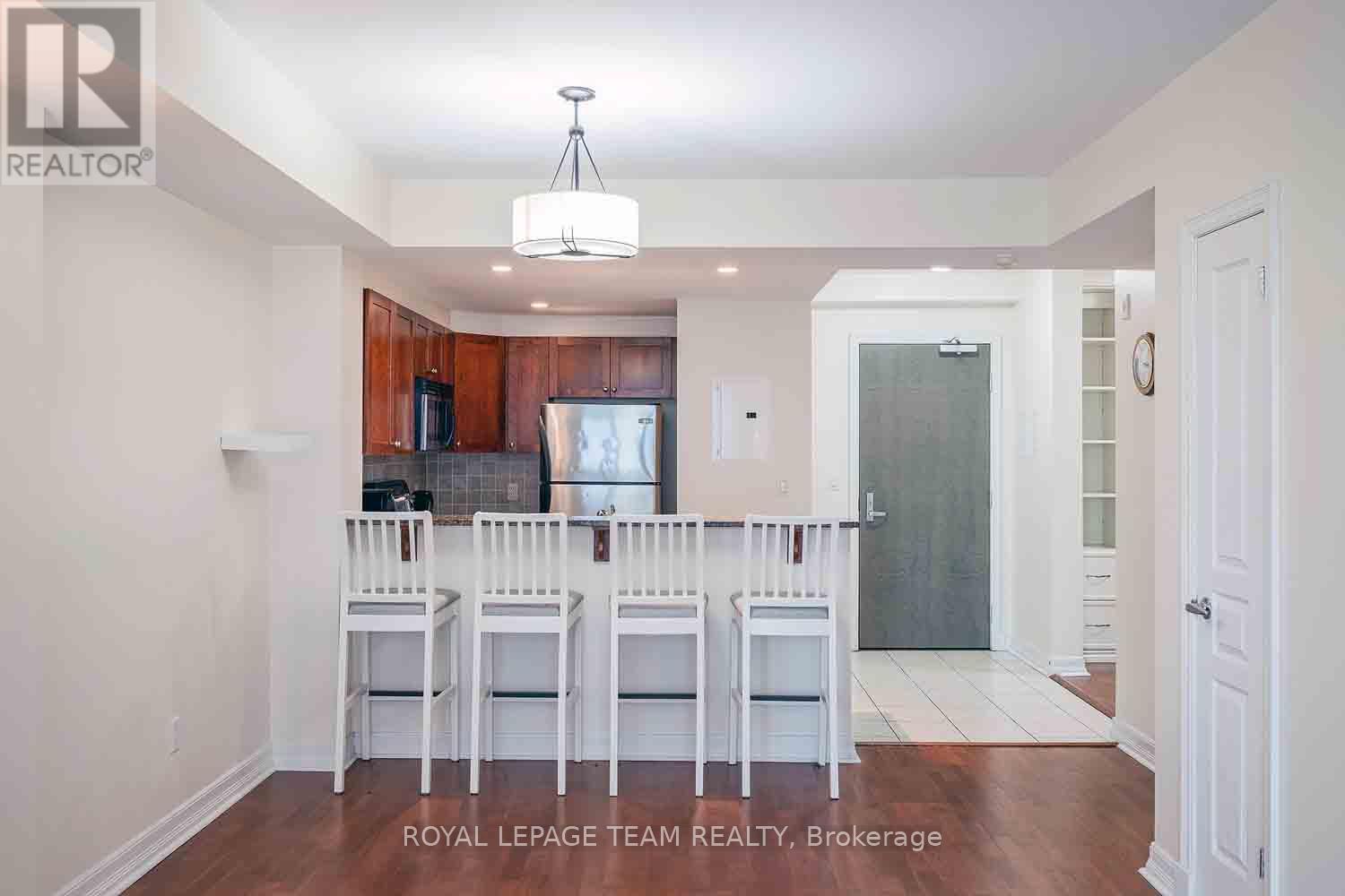 Photo 12 of 909 200 Besserer Street, Ottawa ON