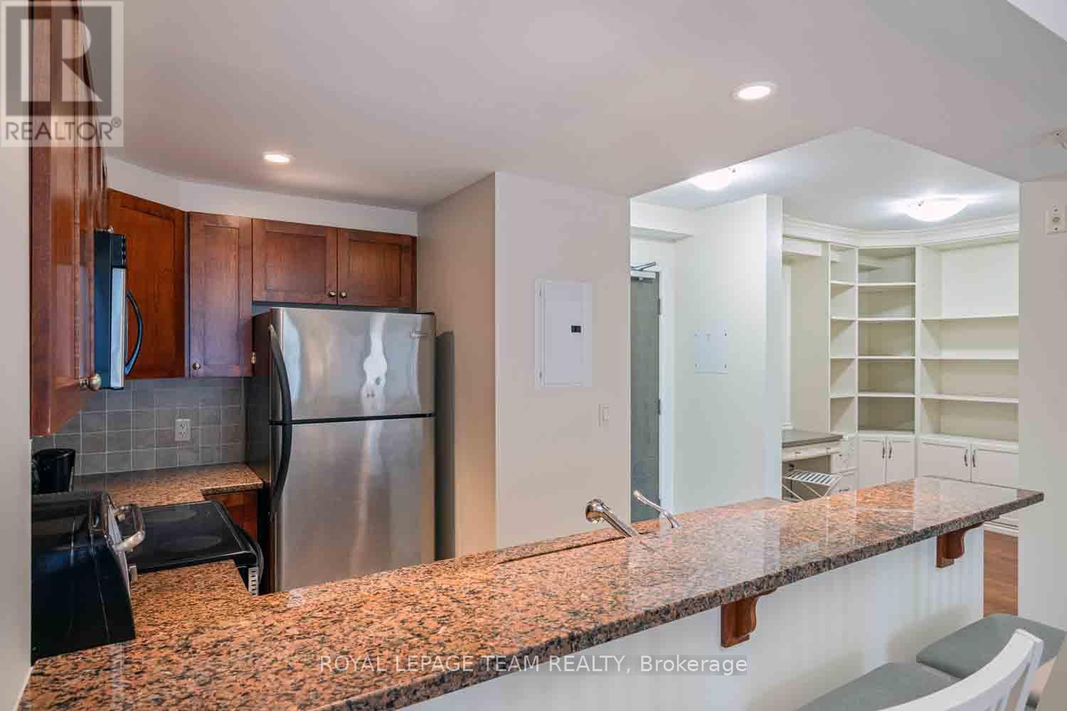 Photo 2 of 909 200 Besserer Street, Ottawa ON