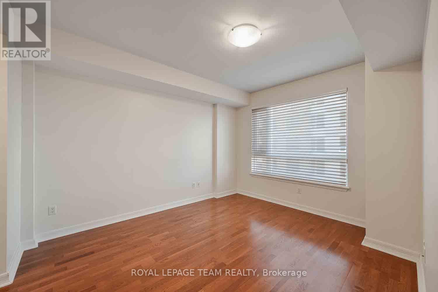 Photo 16 of 909 200 Besserer Street, Ottawa ON