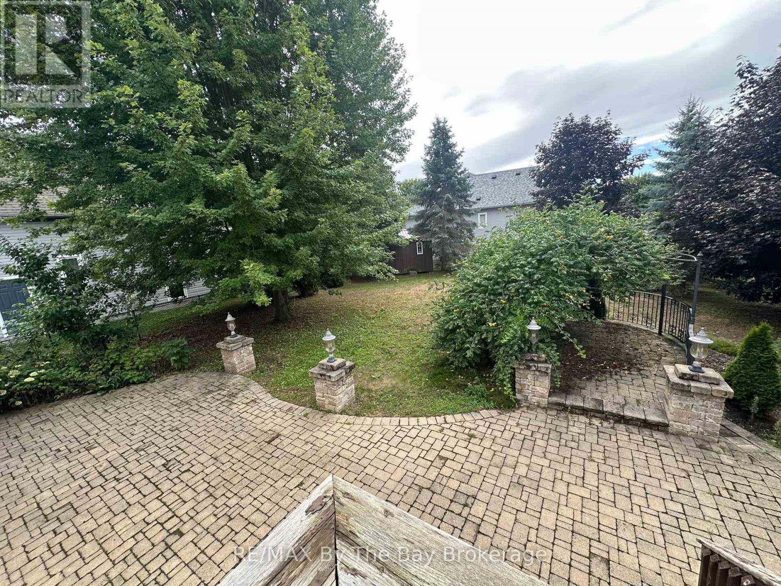 Photo 11 of 64 Oriole Crescent, Wasaga Beach ON