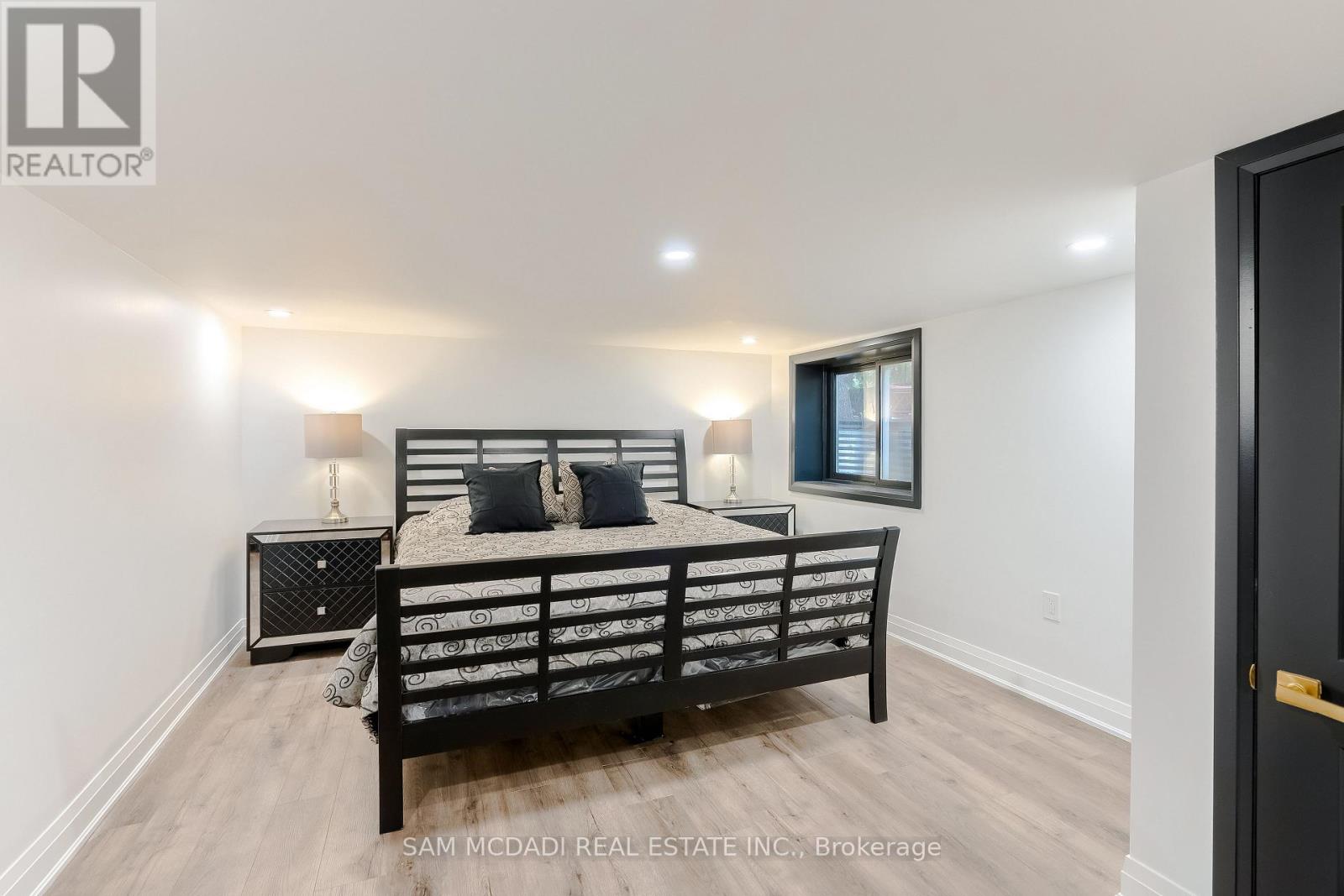 Photo 34 of 1540 Mississauga Road, Mississauga ON