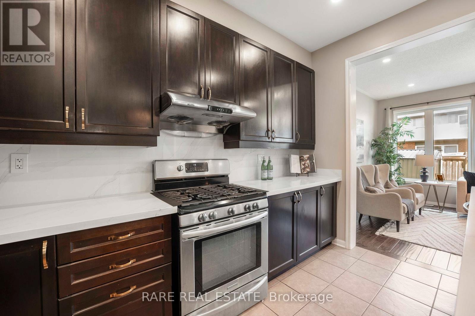 Photo 9 of 953 Rigo Cross, Milton ON