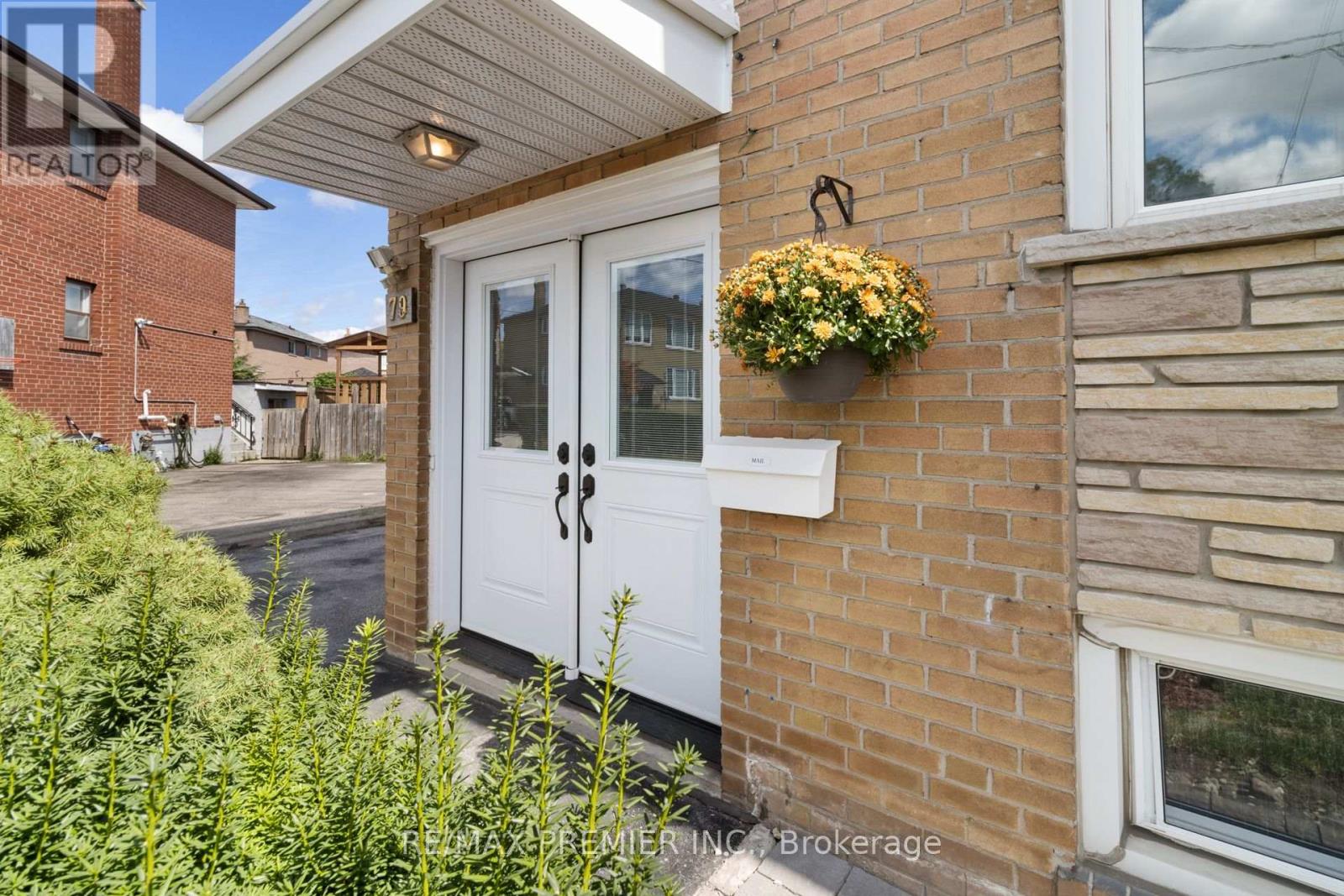 Photo 13 of 79 Pamille Place, Toronto ON