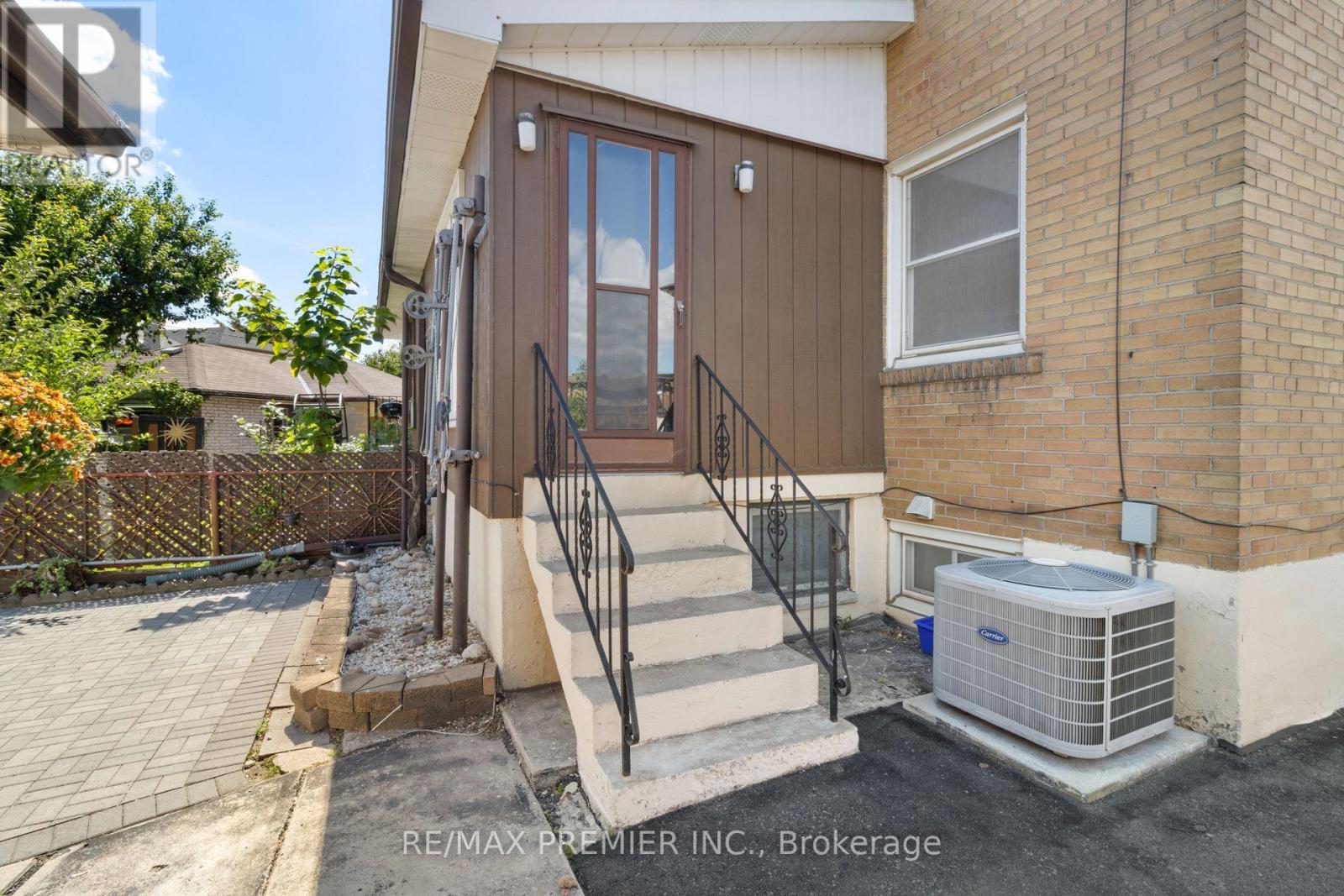 Photo 27 of 79 Pamille Place, Toronto ON