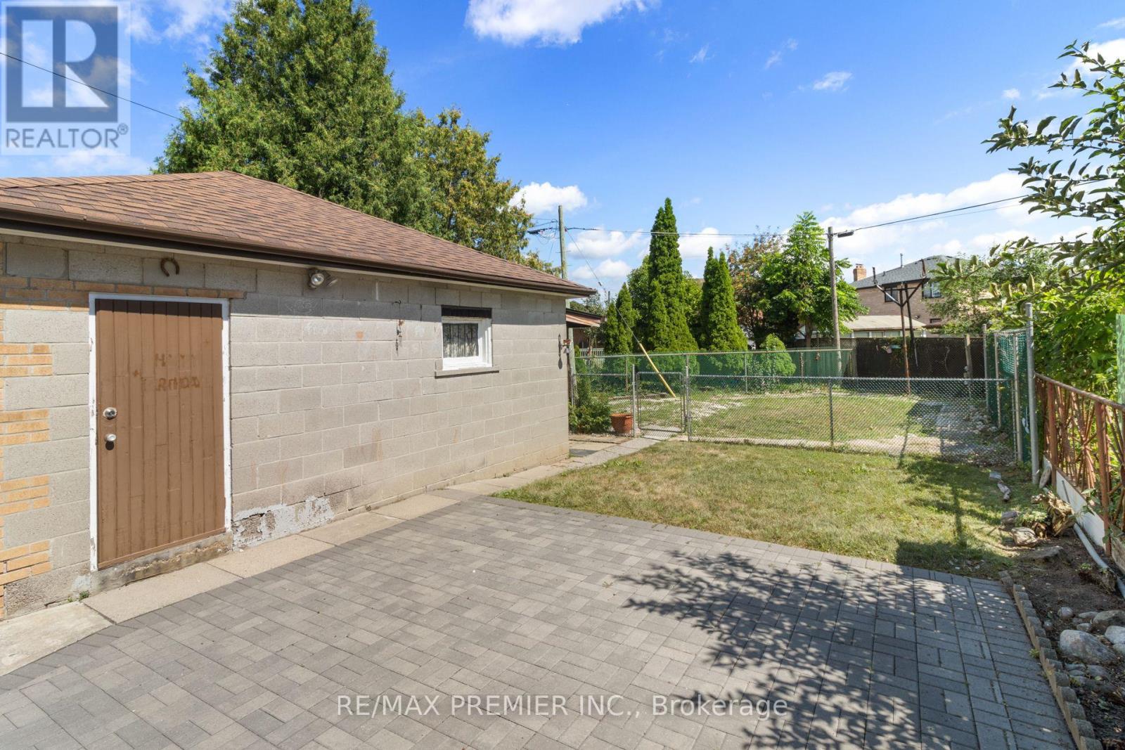 Photo 31 of 79 Pamille Place, Toronto ON