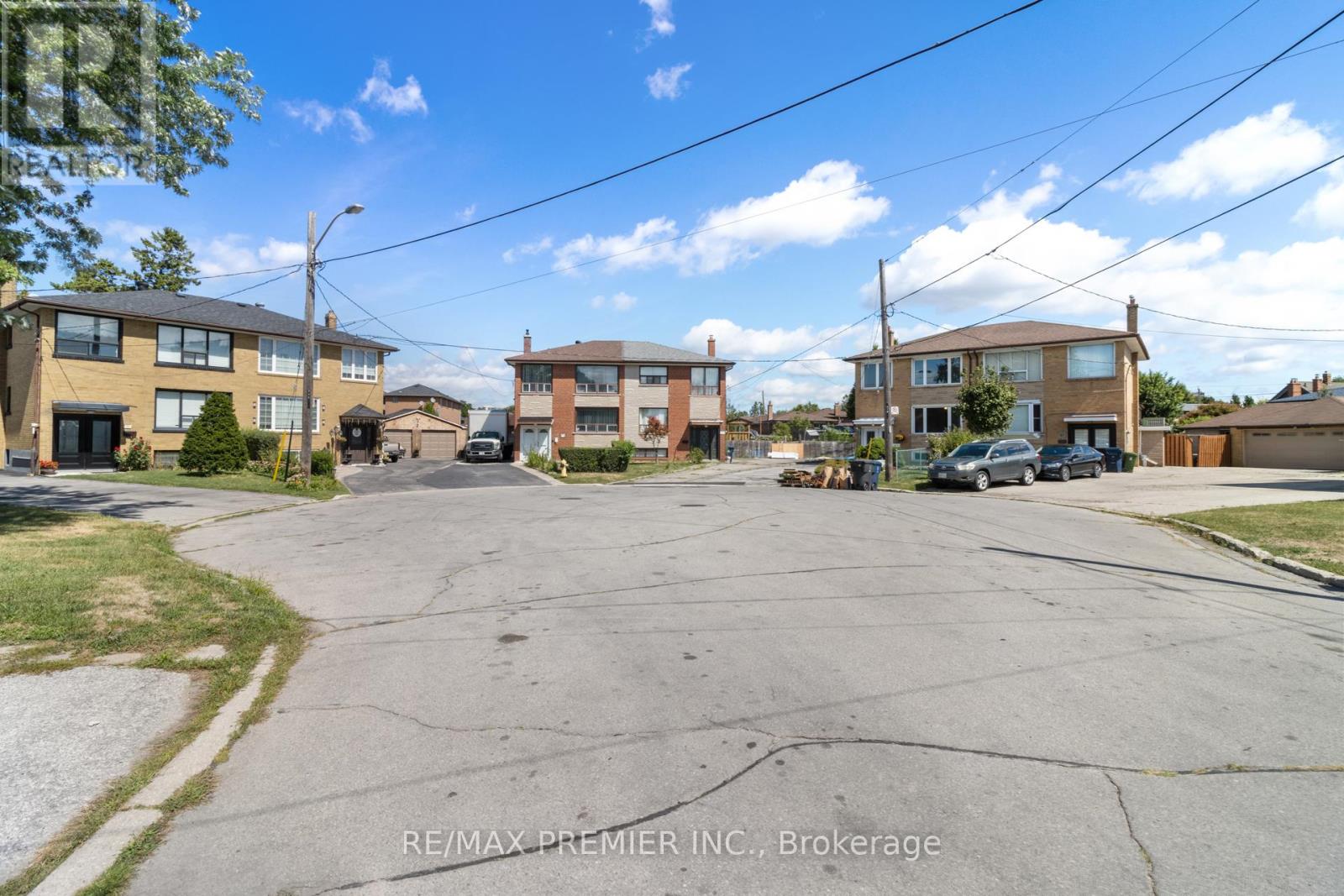 Photo 5 of 79 Pamille Place, Toronto ON
