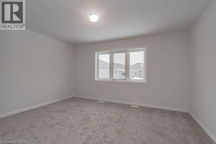 Photo 8 of 101 Esther Crescent, Thorold ON