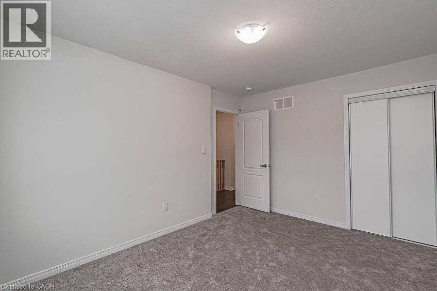 Photo 10 of 101 Esther Crescent, Thorold ON
