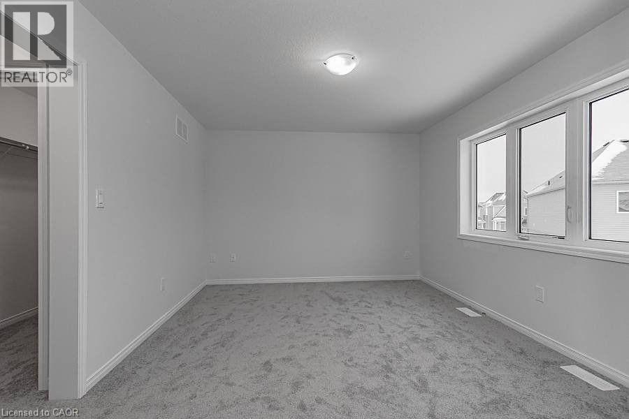 Photo 4 of 101 Esther Crescent, Thorold ON