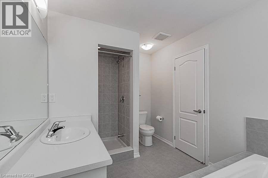 Photo 17 of 101 Esther Crescent, Thorold ON