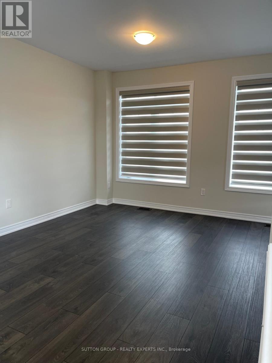 Photo 12 of 76 10 Birmingham Drive, Cambridge ON