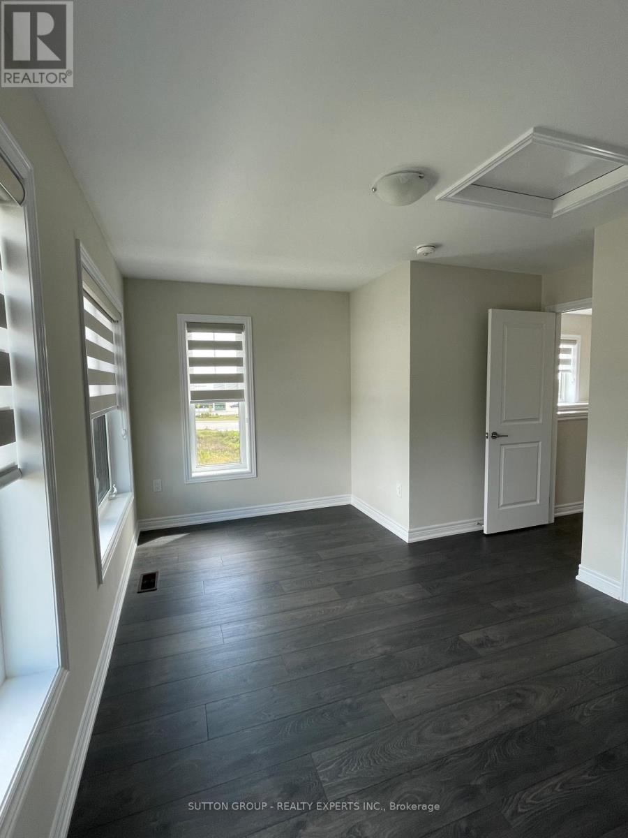 Photo 14 of 76 10 Birmingham Drive, Cambridge ON