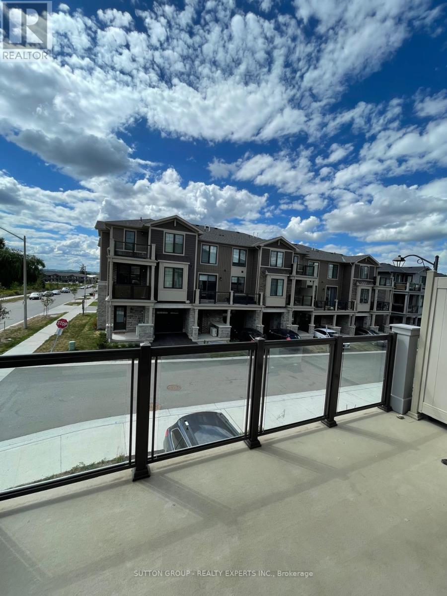 Photo 5 of 76 10 Birmingham Drive, Cambridge ON