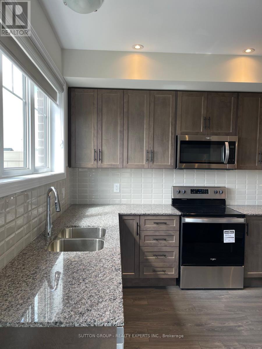 Photo 9 of 76 10 Birmingham Drive, Cambridge ON