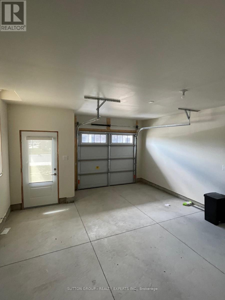 Photo 26 of 76 10 Birmingham Drive, Cambridge ON