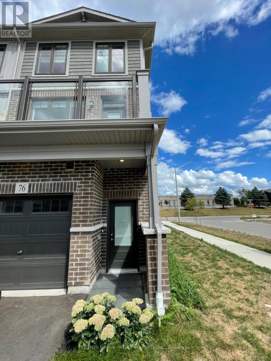 Photo 4 of 76 10 Birmingham Drive, Cambridge ON