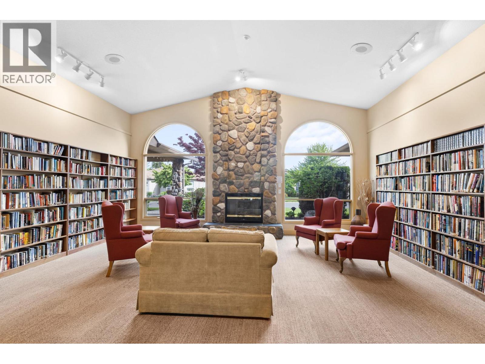 112 1201 Cameron Avenue, Kelowna