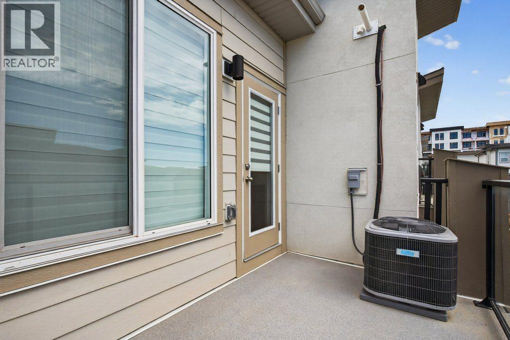 Single Family House for Sale in   St Street SW Springbank Hill Calgary 