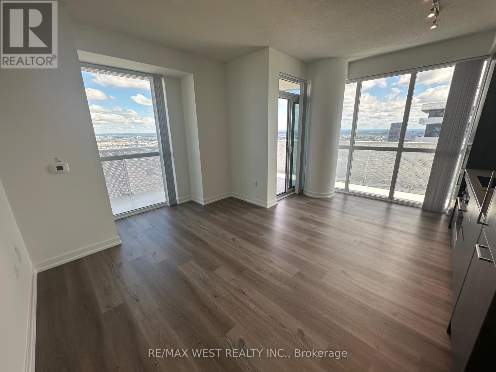 Photo 13 of 6312 225 Commerce Street, Vaughan ON