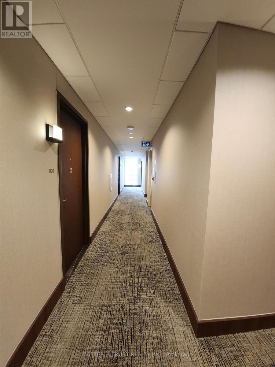 Photo 10 of 1112 80 Queens Wharf Road, Toronto ON
