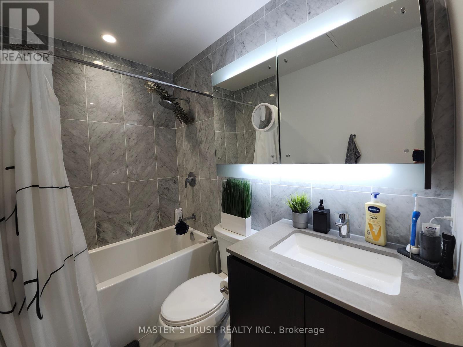 Photo 20 of 1112 80 Queens Wharf Road, Toronto ON